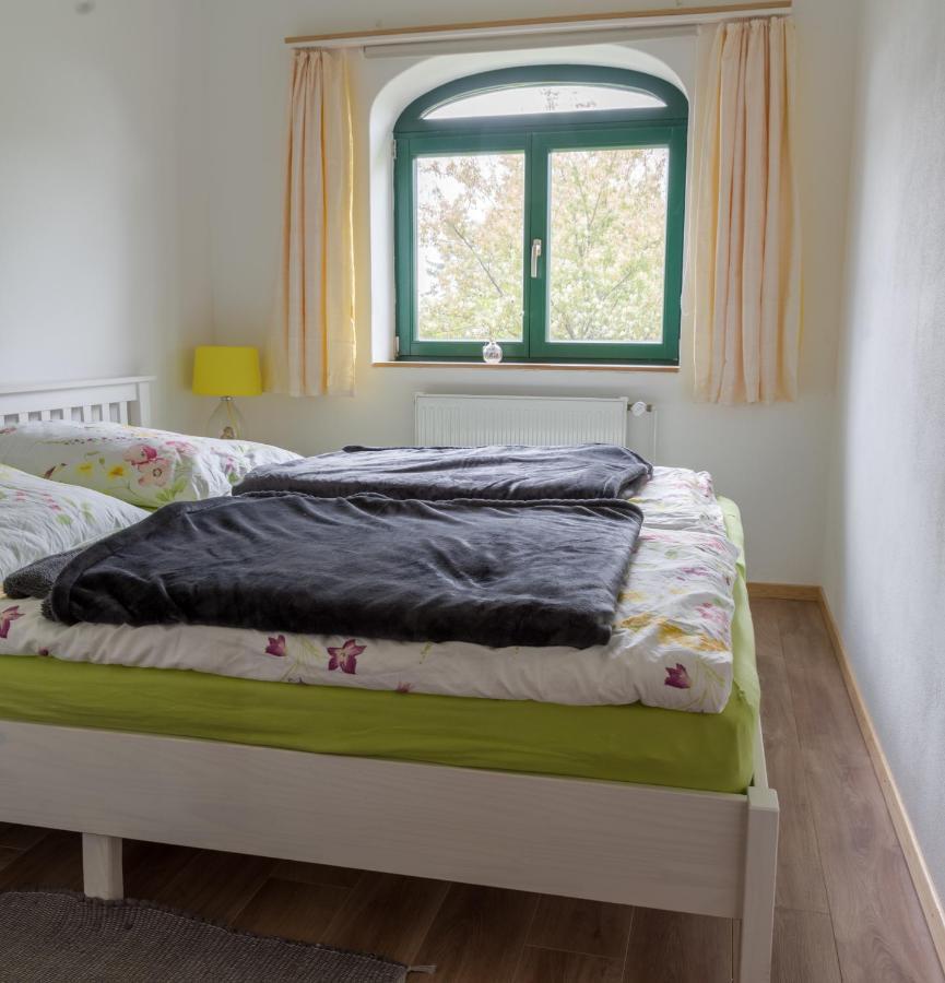 Entspannen Im Dorf Am See Zahren Bagian luar foto
